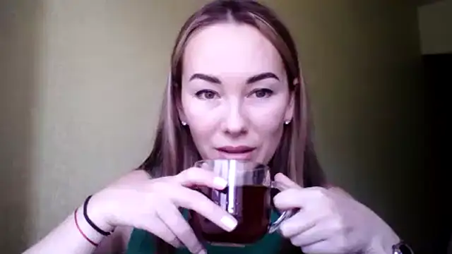 Sovaee online show from 10/28/25, 07:45