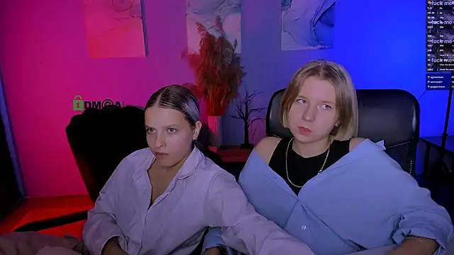 Snapshot of gloria_bubble chatting on 12/14/25, 01:44 gloria bubble online show from 12/14/25, 01:44