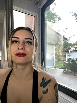 Ella Vee online show from 09/25/25, 05:11