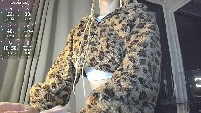 Ella Vee online show from 10/21/25, 02:45