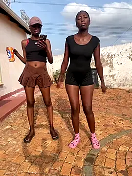 Snapshot of Melanin2002 chatting on 11/14/25, 02:16 Melanin2002 online show from 11/14/25, 02:16