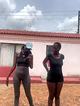 Snapshot of Melanin2002 chatting on 11/27/25, 08:16 Melanin2002 online show from 11/27/25, 08:16