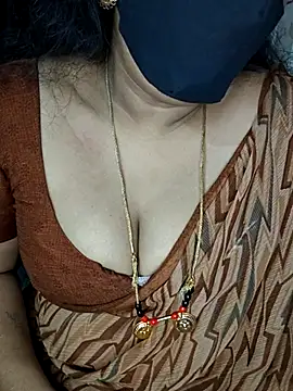 luci-queen online show from 05/19/26, 07:42