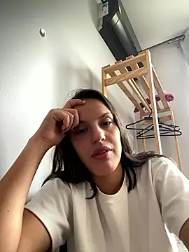 Snapshot of gaucha5 chatting on 01/18/26, 05:17 gaucha5 online show from 01/18/26, 05:17