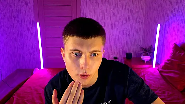 Snapshot of Denisx444 chatting on 11/08/25, 03:07 Denisx444 online show from 11/08/25, 03:07