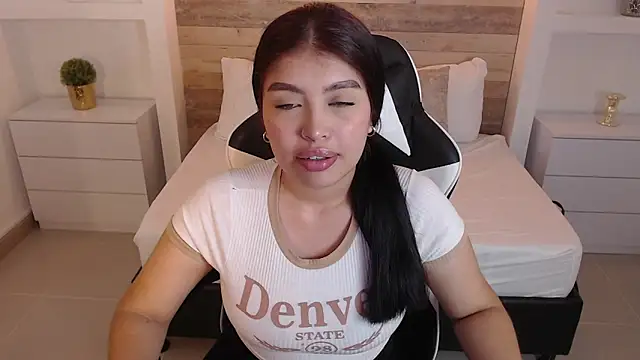 carriepink  online show from 09/23/25, 12:19