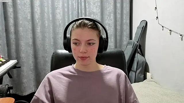 CutieAnny online show from 05/07/26, 08:25