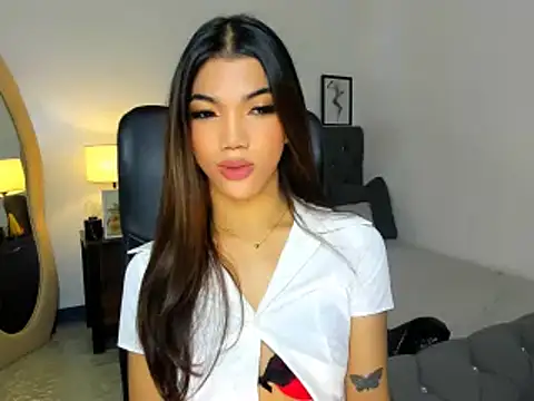 CassieSommereux online show from 11/16/25, 05:51