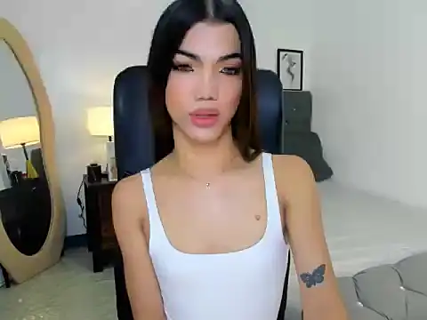 CassieSommereux online show from 11/25/25, 09:26