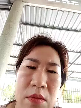 Snapshot of Huong_xxx chatting on 09/19/25, 02:35 Huong xxx online show from 09/19/25, 02:35