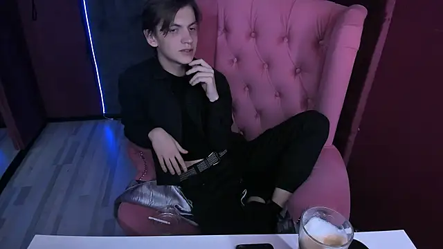 OttoWilliams online show from 10/22/25, 08:41