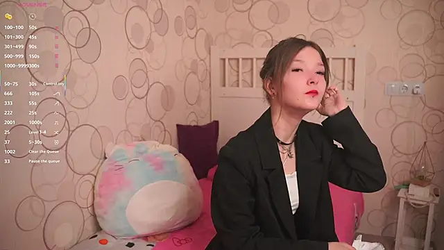 Snapshot of DongMolt chatting on 11/28/25, 08:00 DongMolt online show from 11/28/25, 08:00