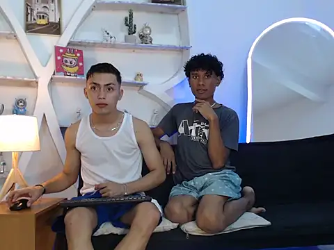 LONDON BOYS1 online show from 09/10/25, 03:17