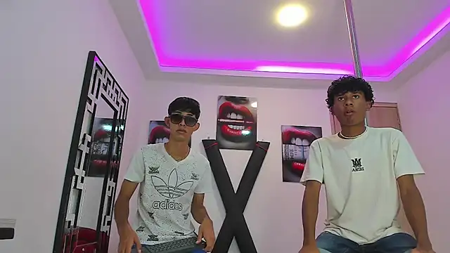 LONDON BOYS1 online show from 09/11/25, 07:19
