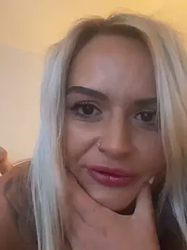 Seductive-SkyeXXX online show from 10/18/25, 04:30