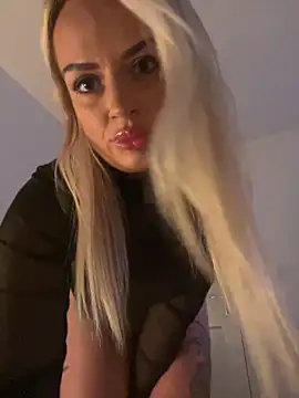 Seductive-SkyeXXX online show from 10/31/25, 12:11