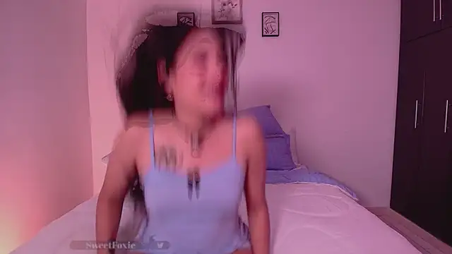 Snapshot of SweetFoxie chatting on 10/06/25, 01:41 SweetFoxie online show from 10/06/25, 01:41