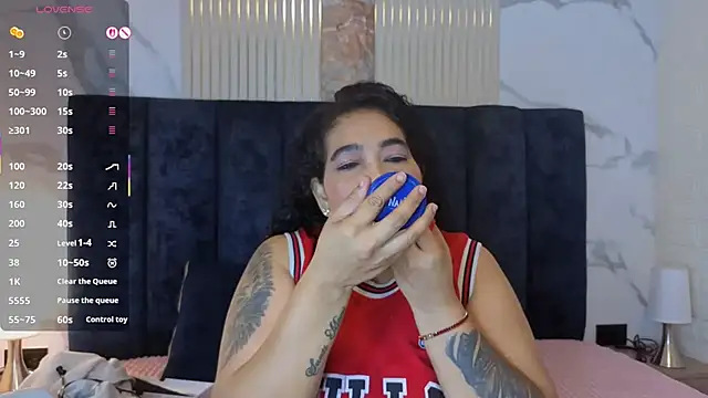 yunkeyc online show from 11/03/25, 02:24