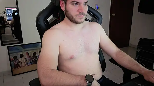 Snapshot of Paul00474 chatting on 09/22/25, 01:13 Paul00474 online show from 09/22/25, 01:13