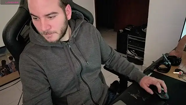 Snapshot of Paul00474 chatting on 09/26/25, 02:04 Paul00474 online show from 09/26/25, 02:04