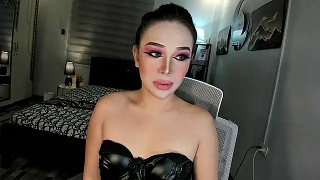 Snapshot of Lavinia_NastyGoddess chatting on 10/18/25, 04:30 Lavinia NastyGoddess online show from 10/18/25, 04:30