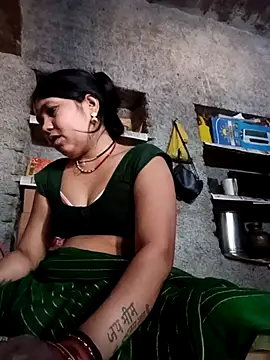 Snapshot of Rashili_jaan chatting on 05/13/26, 02:20 Rashili jaan online show from 05/13/26, 02:20