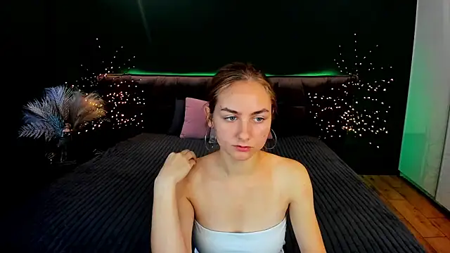 MilaAddams online show from 09/21/25, 05:42