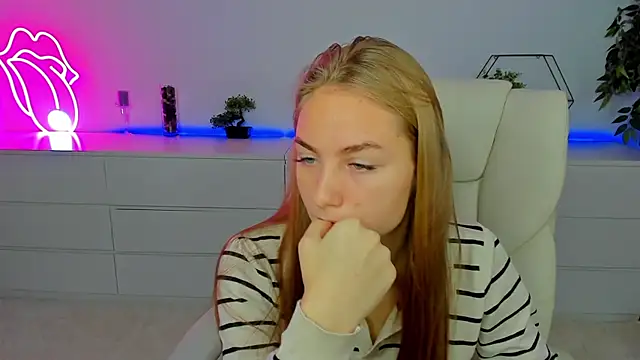 MilaAddams online show from 10/09/25, 05:38