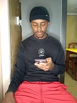 Snapshot of Hluga_25 chatting on 09/13/25, 06:18 Hluga 25 online show from 09/13/25, 06:18