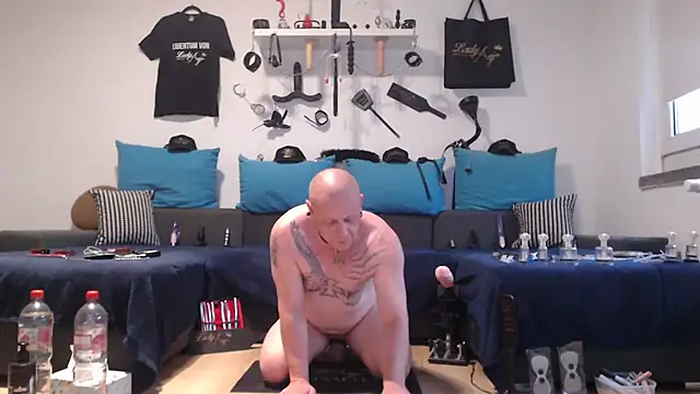 Snapshot of Sklave-Sille chatting on 07/19/26, 04:33 Sklave-Sille online show from 07/19/26, 04:33