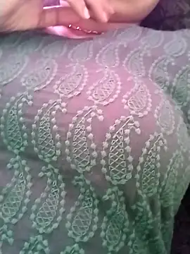 Snapshot of NehaQn chatting on 09/17/25, 09:00 NehaQn online show from 09/17/25, 09:00