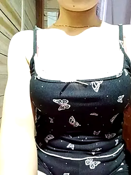 Snapshot of LucyyLy chatting on 11/07/25, 11:27 LucyyLy online show from 11/07/25, 11:27