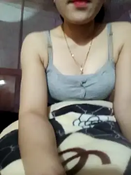 Snapshot of LucyyLy chatting on 11/25/25, 12:43 LucyyLy online show from 11/25/25, 12:43