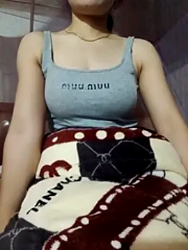 Snapshot of LucyyLy chatting on 11/26/25, 11:39 LucyyLy online show from 11/26/25, 11:39