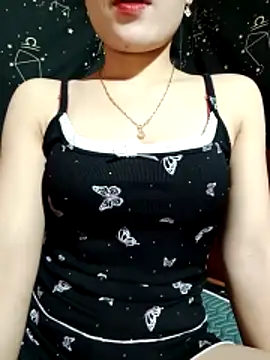 Snapshot of LucyyLy chatting on 11/29/25, 05:21 LucyyLy online show from 11/29/25, 05:21