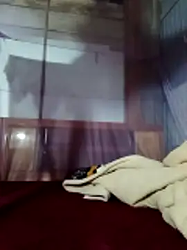 Snapshot of LucyyLy chatting on 12/04/25, 12:09 LucyyLy online show from 12/04/25, 12:09