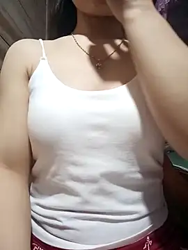 LucyyLy online show from 05/05/26, 11:57
