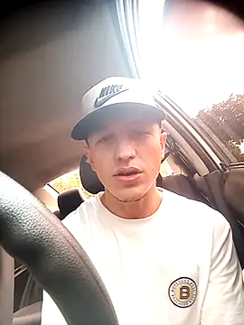 Snapshot of DebutingPathway chatting on 11/09/25, 01:09 DebutingPathway online show from 11/09/25, 01:09