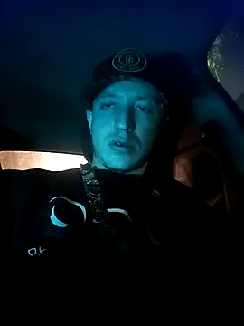 Snapshot of DebutingPathway chatting on 11/19/25, 10:04 DebutingPathway online show from 11/19/25, 10:04