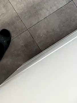 Snapshot of Yazaza1999 chatting on 09/29/25, 10:42 Yazaza1999 online show from 09/29/25, 10:42