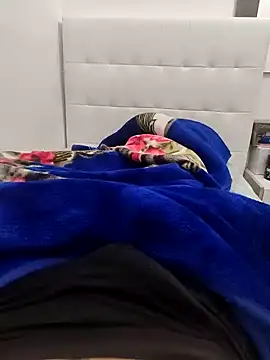 Snapshot of Yazaza1999 chatting on 10/08/25, 10:46 Yazaza1999 online show from 10/08/25, 10:46