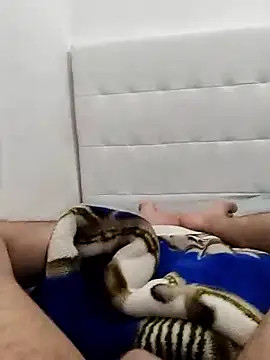 Snapshot of Yazaza1999 chatting on 10/18/25, 01:34 Yazaza1999 online show from 10/18/25, 01:34