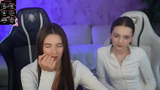 Snapshot of _Dasha_054 chatting on 10/11/25, 02:26 Dasha 054 online show from 10/11/25, 02:26