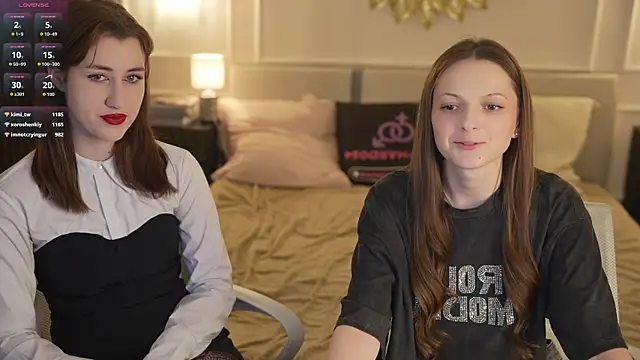 Snapshot of _Dasha_054 chatting on 10/13/25, 02:28 Dasha 054 online show from 10/13/25, 02:28