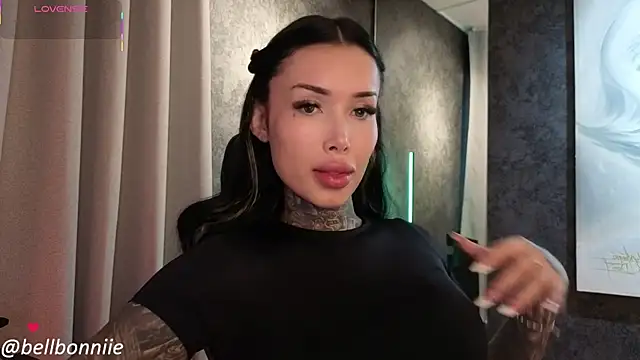 Snapshot of belllbonniie chatting on 11/06/25, 05:58 belllbonniie online show from 11/06/25, 05:58