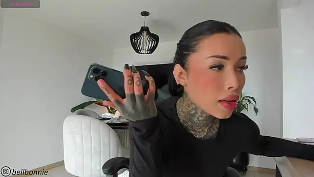 Snapshot of belllbonniie chatting on 11/19/25, 08:31 belllbonniie online show from 11/19/25, 08:31