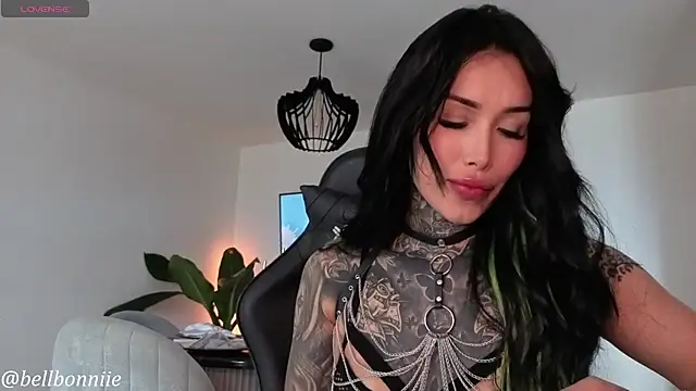 Snapshot of belllbonniie chatting on 11/20/25, 07:35 belllbonniie online show from 11/20/25, 07:35