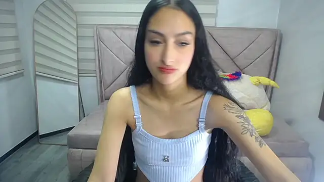 Snapshot of Tifany_v chatting on 09/23/25, 08:12 Tifany v online show from 09/23/25, 08:12