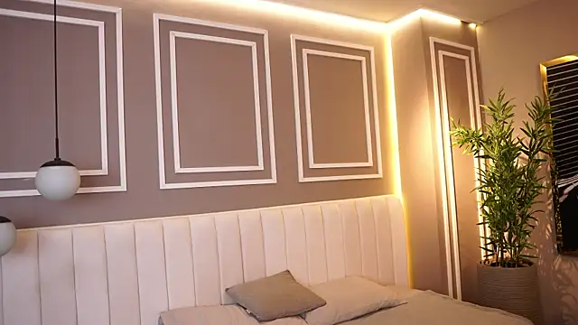 Tayler Kim online show from 11/18/25, 06:34