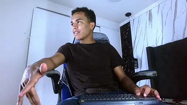 aston xvera online show from 10/21/25, 03:51